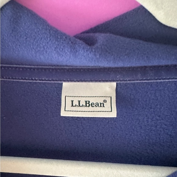 LL Bean Womens Medium Sweatshirt Micro Fleece Blue Pullover Outdoor Shawl VNeck - Picture 3 of 8